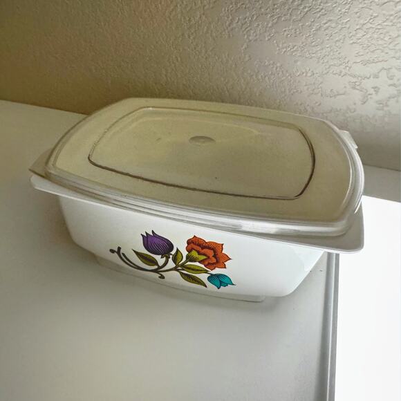 Vintage Hefty Floral Food Container w/ Lid – 1 Pint – Retro Cottagecore Kitchen - Picture 4 of 7